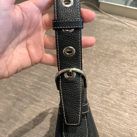 Coach black pebbled leather shoulder bag - Picture 6 of 10